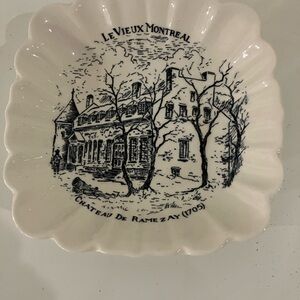 Le Vieux Montreal Decorative Plate